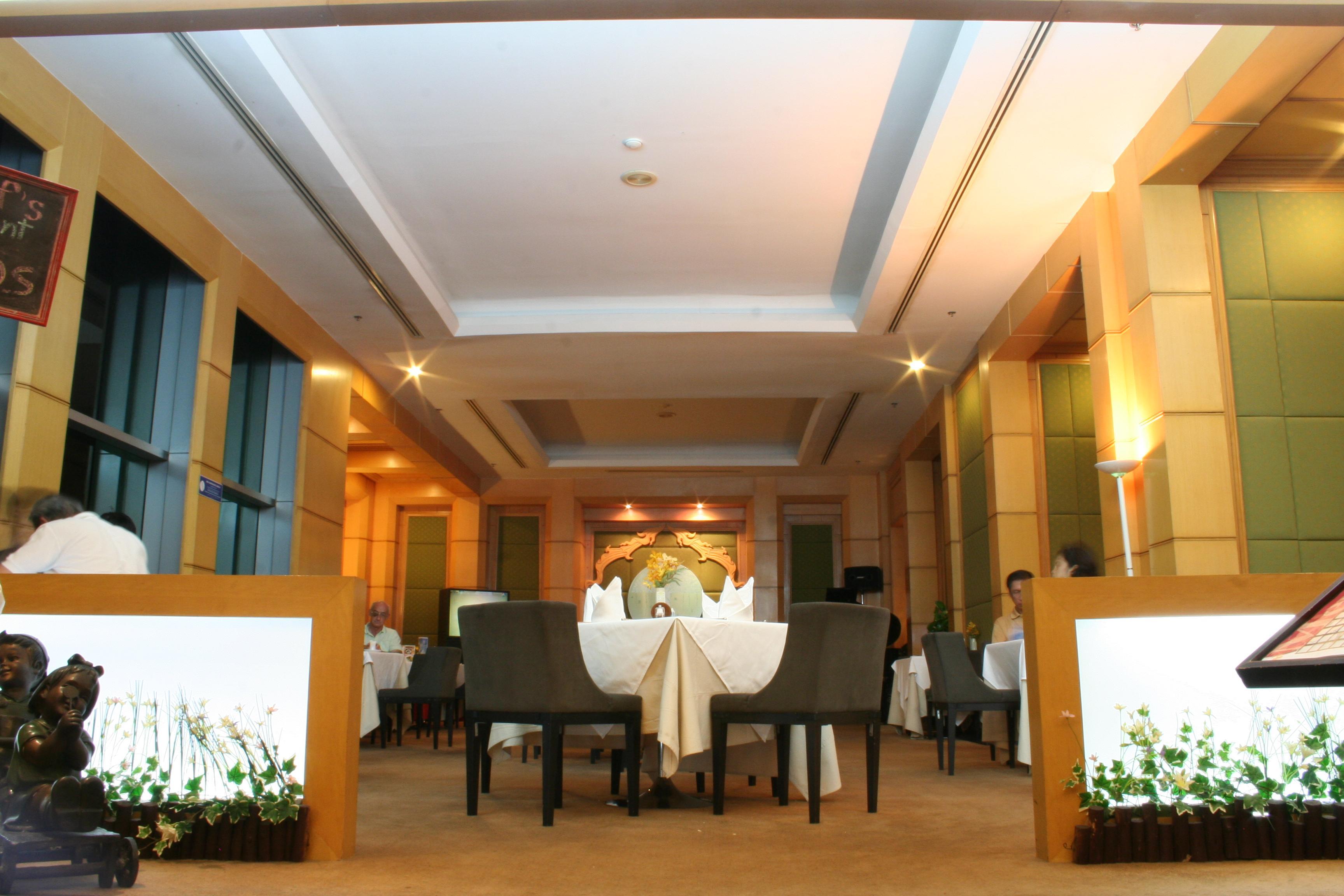 Baiyoke Sky Hotel Банкок Екстериор снимка
